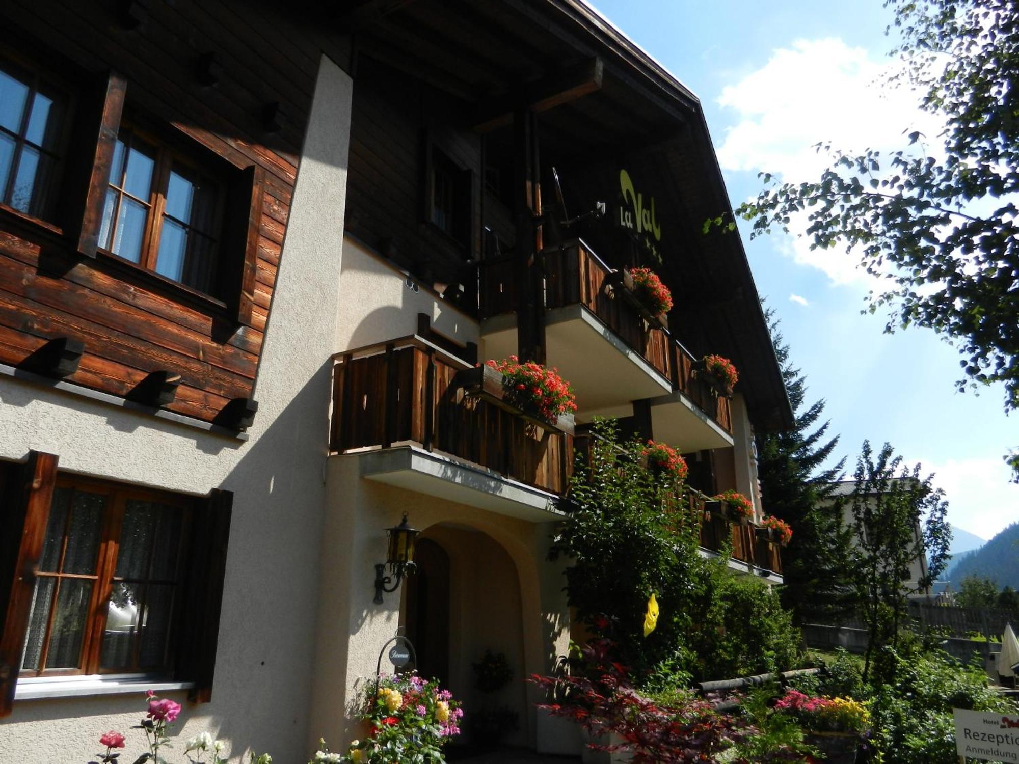 Hotel B&B Casa La Val Седрун Екстер'єр фото